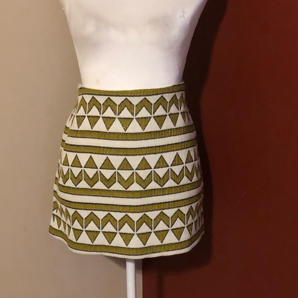 ⭐️ Zara Gold Metallic Skirt - Picture 3 of 7